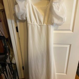 White Sleeveless Sweetheart Gown for Brides
